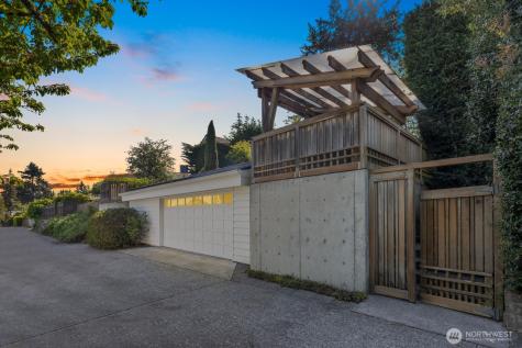 7044 50th Avenue NE Seattle WA 98115