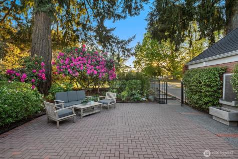 7044 50th Avenue NE Seattle WA 98115