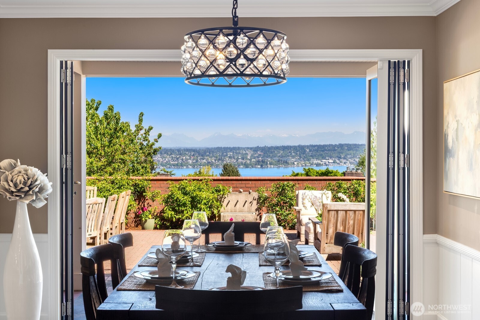7044 50th Avenue NE Seattle WA 98115
