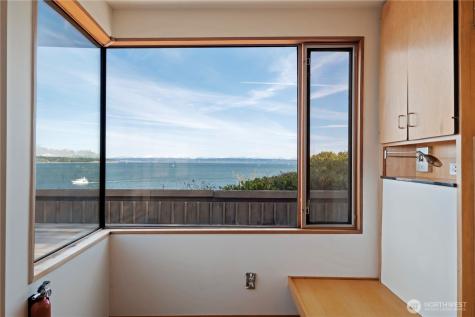 17040 Agate Street NE Bainbridge Island WA 98110