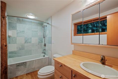 17040 Agate Street NE Bainbridge Island WA 98110