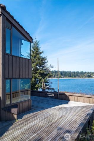 17040 Agate Street NE Bainbridge Island WA 98110