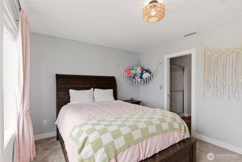 6224 76th Street E Puyallup WA 98371