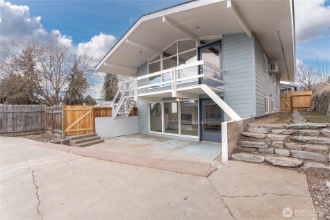 314 3rd Avenue W Omak WA 98841