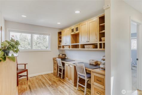 2008 121st Avenue SE Bellevue WA 98005