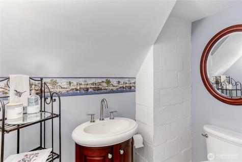 2008 121st Avenue SE Bellevue WA 98005