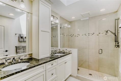 2008 121st Avenue SE Bellevue WA 98005