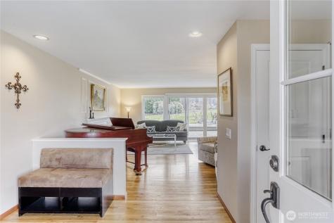 2008 121st Avenue SE Bellevue WA 98005