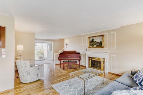 2008 121st Avenue SE Bellevue WA 98005