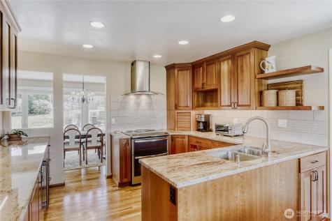 2008 121st Avenue SE Bellevue WA 98005