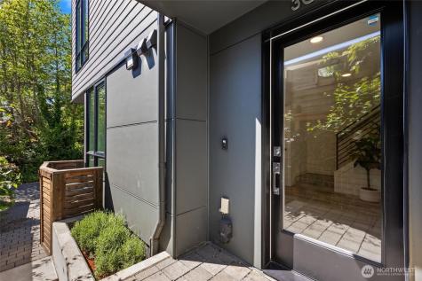 3011 30th Avenue W Seattle WA 98199