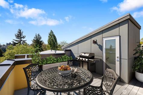 3011 30th Avenue W Seattle WA 98199