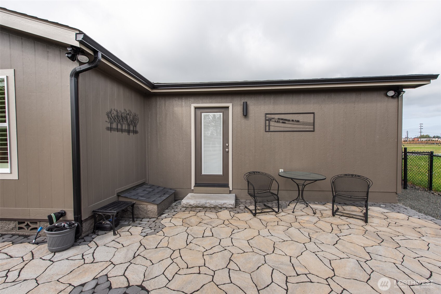 1018 N Violet Avenue Sequim WA 98382