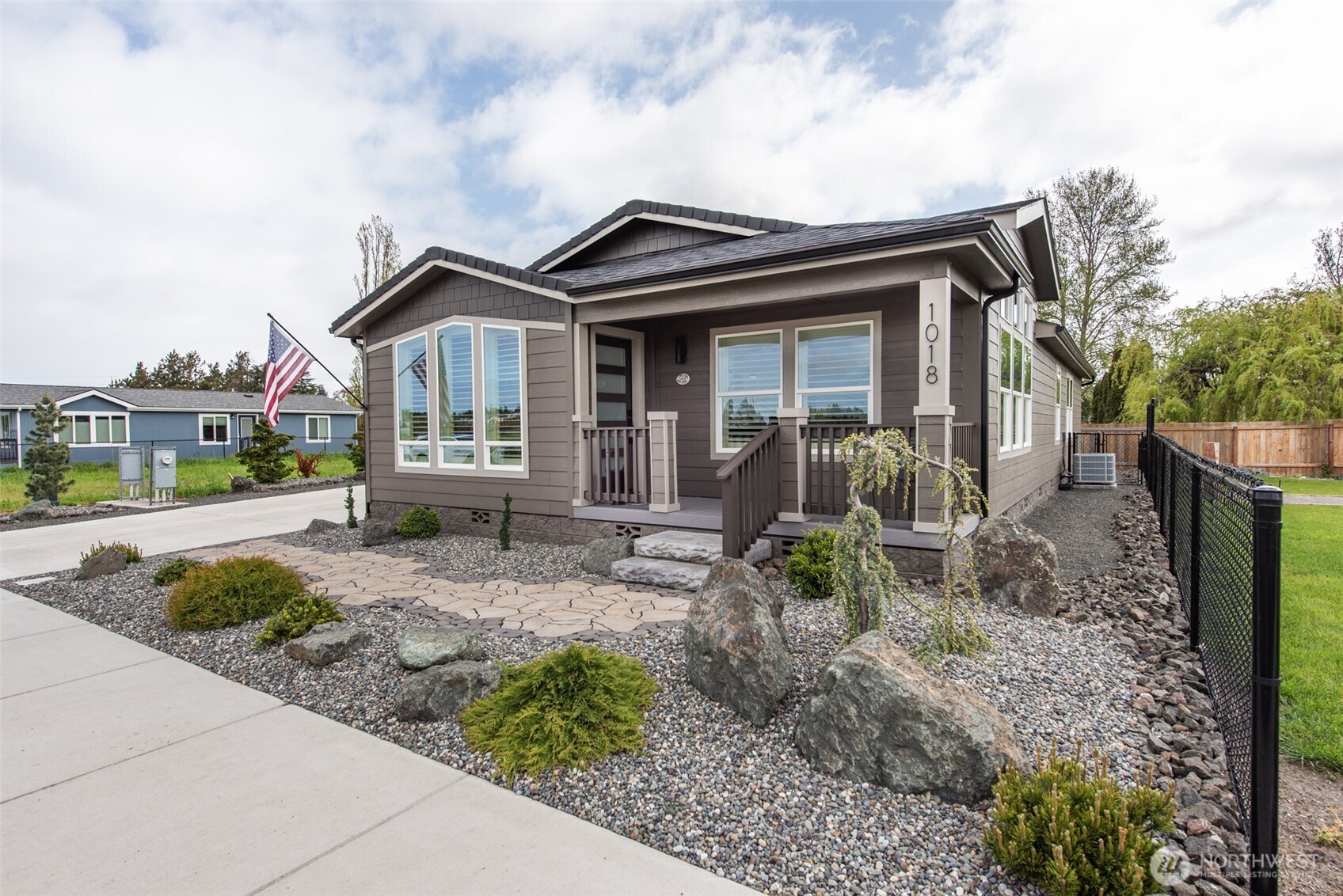 1018 N Violet Avenue Sequim WA 98382
