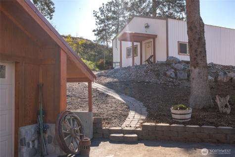 540 Highway 153 Pateros WA 98846