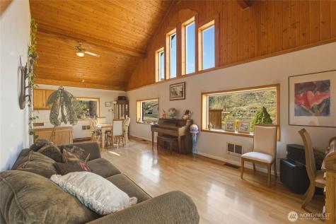 540 Highway 153 Pateros WA 98846