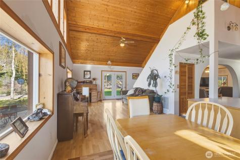 540 Highway 153 Pateros WA 98846