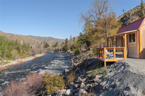 540 Highway 153 Pateros WA 98846