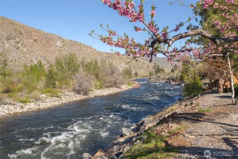 540 Highway 153 Pateros WA 98846