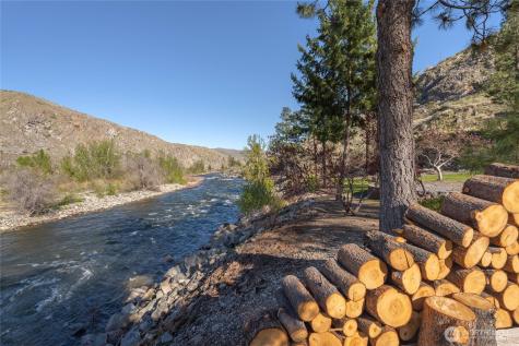 540 Highway 153 Pateros WA 98846
