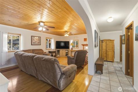 540 Highway 153 Pateros WA 98846