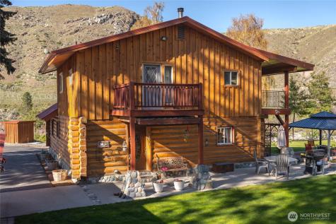 540 Highway 153 Pateros WA 98846