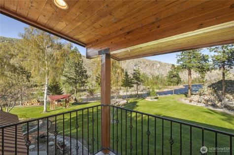 540 Highway 153 Pateros WA 98846