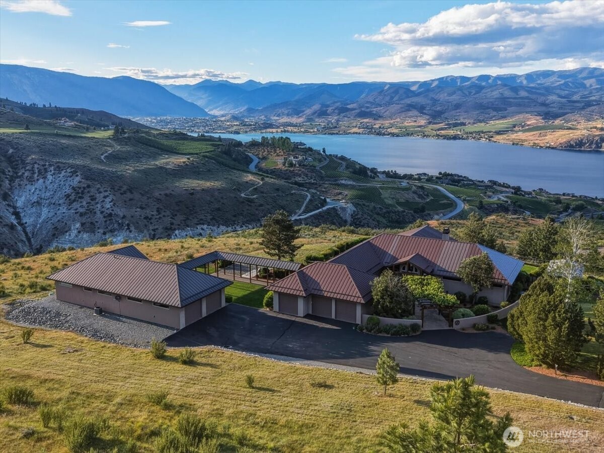 825 Hawks Meadow Road Chelan WA 98816
