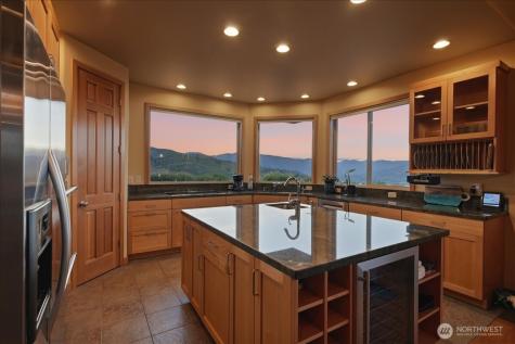 825 Hawks Meadow Road Chelan WA 98816