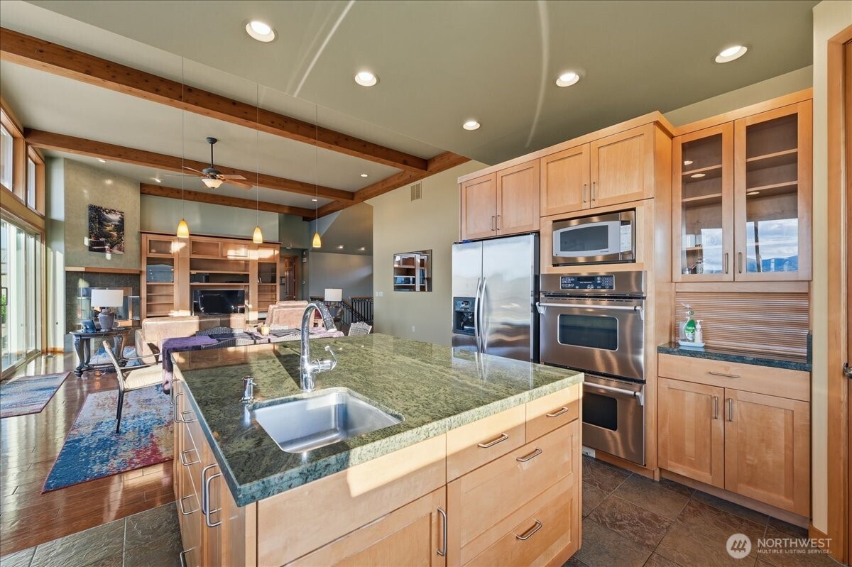 825 Hawks Meadow Road Chelan WA 98816