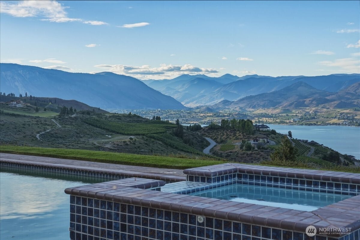 825 Hawks Meadow Road Chelan WA 98816