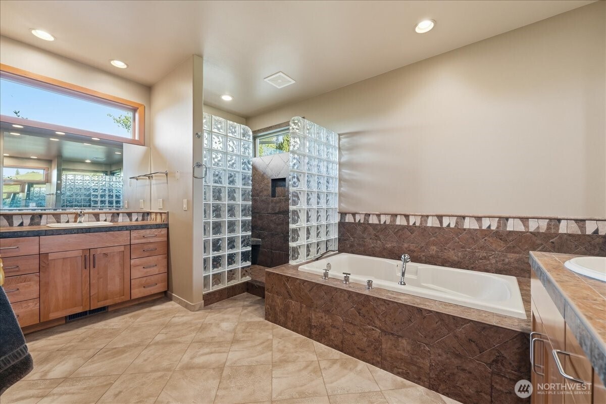 825 Hawks Meadow Road Chelan WA 98816