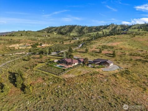825 Hawks Meadow Road Chelan WA 98816