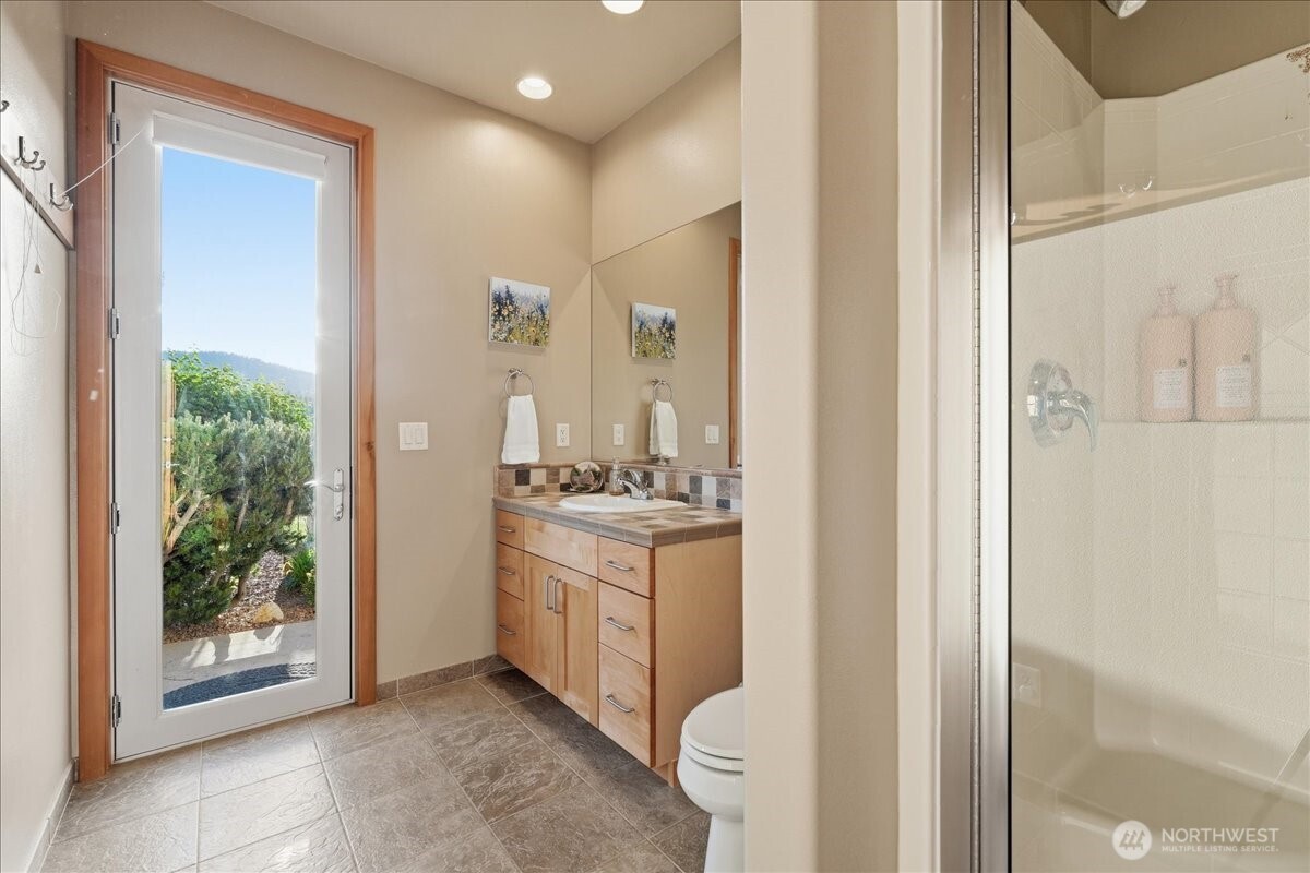 825 Hawks Meadow Road Chelan WA 98816