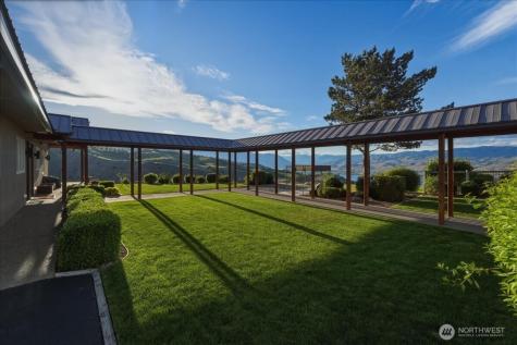 825 Hawks Meadow Road Chelan WA 98816