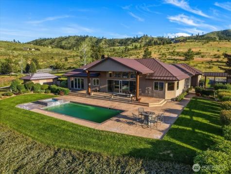 825 Hawks Meadow Road Chelan WA 98816