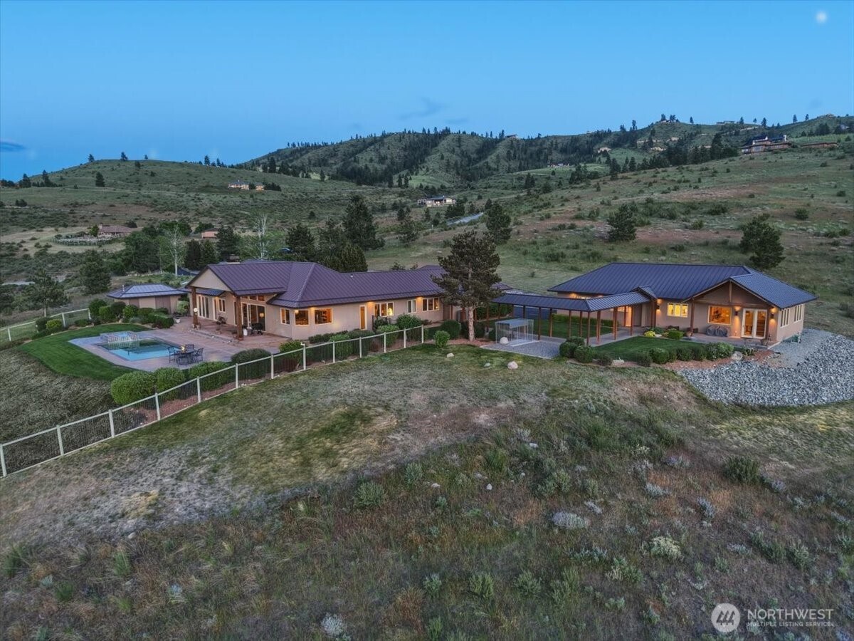 825 Hawks Meadow Road Chelan WA 98816