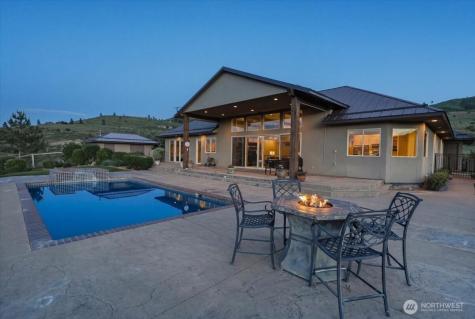 825 Hawks Meadow Road Chelan WA 98816