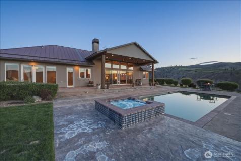 825 Hawks Meadow Road Chelan WA 98816