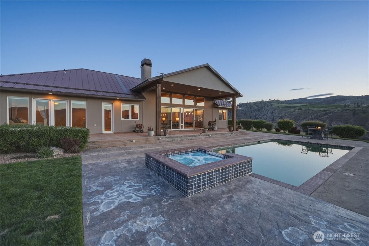 825 Hawks Meadow Road Chelan WA 98816
