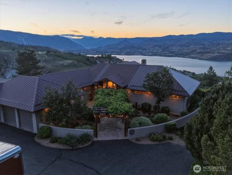 825 Hawks Meadow Road Chelan WA 98816