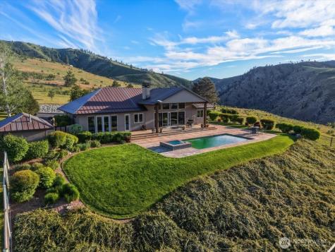 825 Hawks Meadow Road Chelan WA 98816