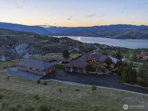 825 Hawks Meadow Road Chelan WA 98816