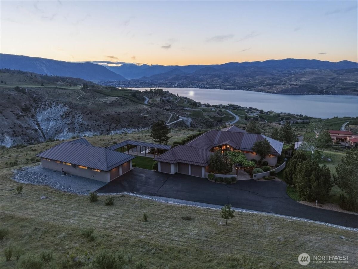 825 Hawks Meadow Road Chelan WA 98816