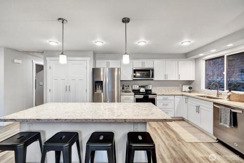 7843 NE 146th Street Kenmore WA 98028