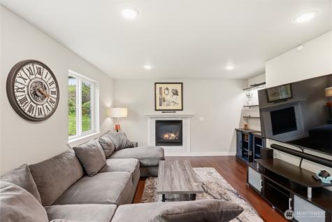 1521 Bertha Avenue NW Bremerton WA 98312