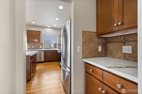 18623 111th Avenue E Puyallup WA 98374