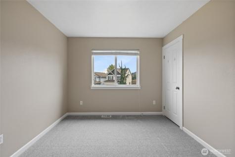 18623 111th Avenue E Puyallup WA 98374