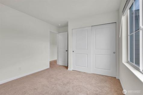 11948 64th Street E Puyallup WA 98372