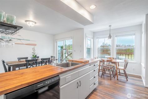 952 Wawona Avenue SE Ocean Shores WA 98569